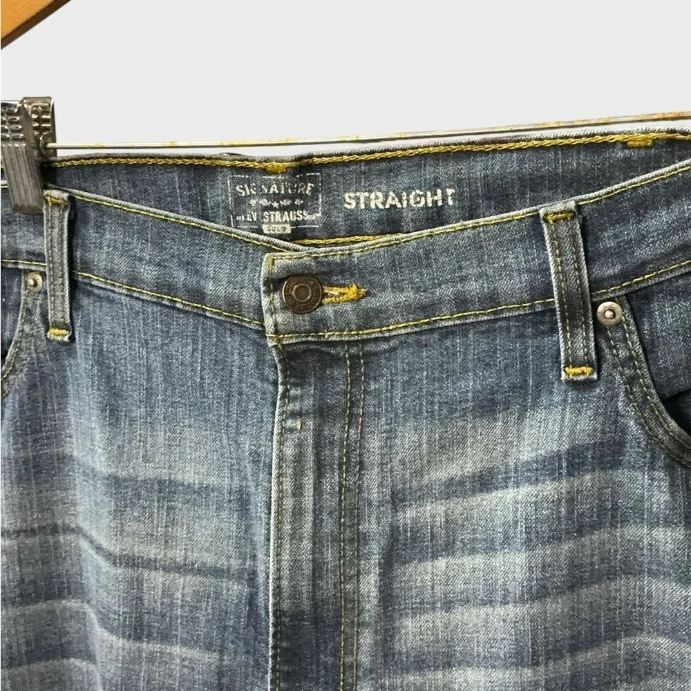 Levi’s Signature Gold Men’s Straight Leg Jeans Medium Wash 44x32
